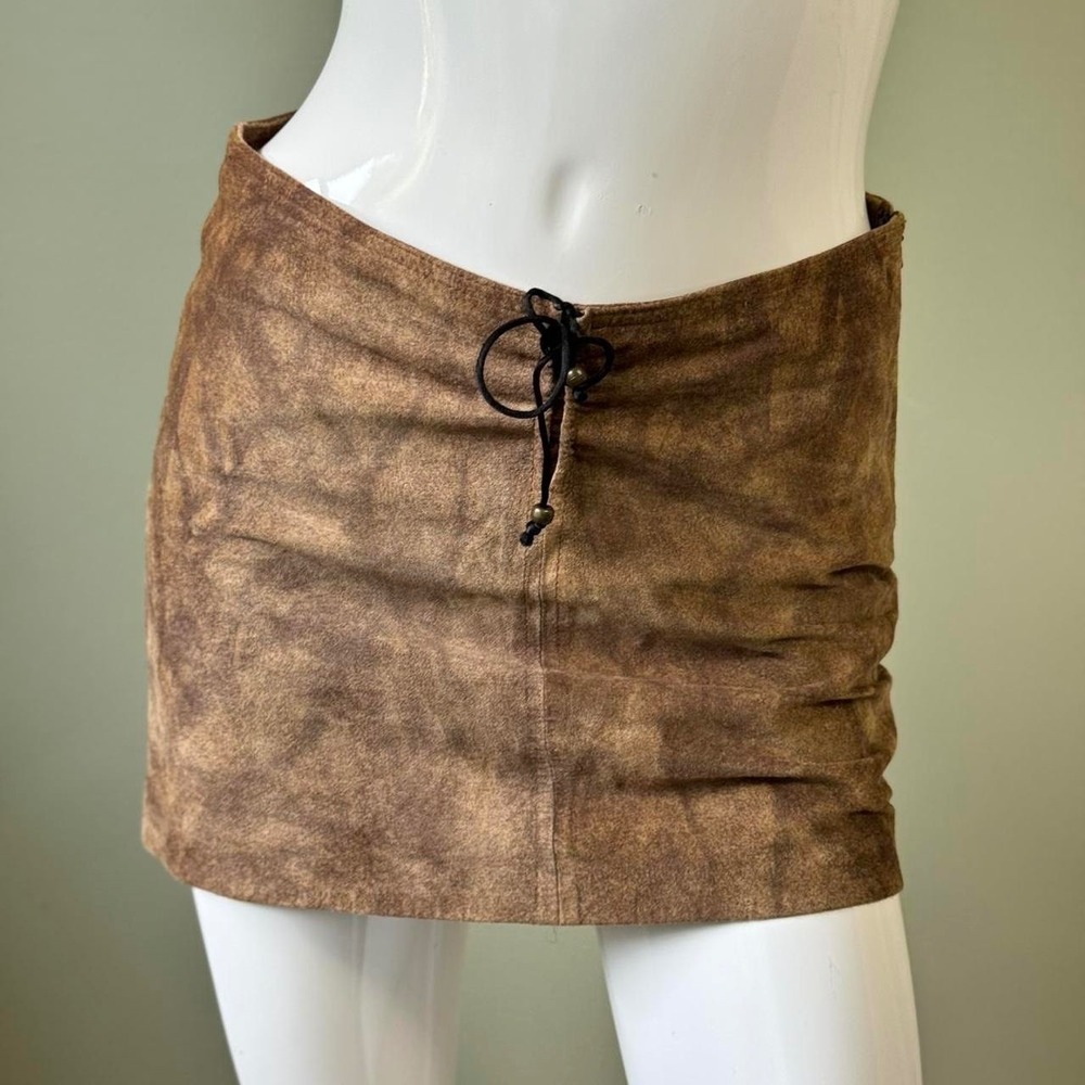 Vintage Bebe Genuine Leather Mini‎ Skirt – Size 4 Y2K-era mini skirt